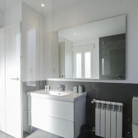2 Bedrooms 2 Bathrooms Furnished - Bernabeu - Business Area With Terrace - Minty Stay Madrid Exteriör bild