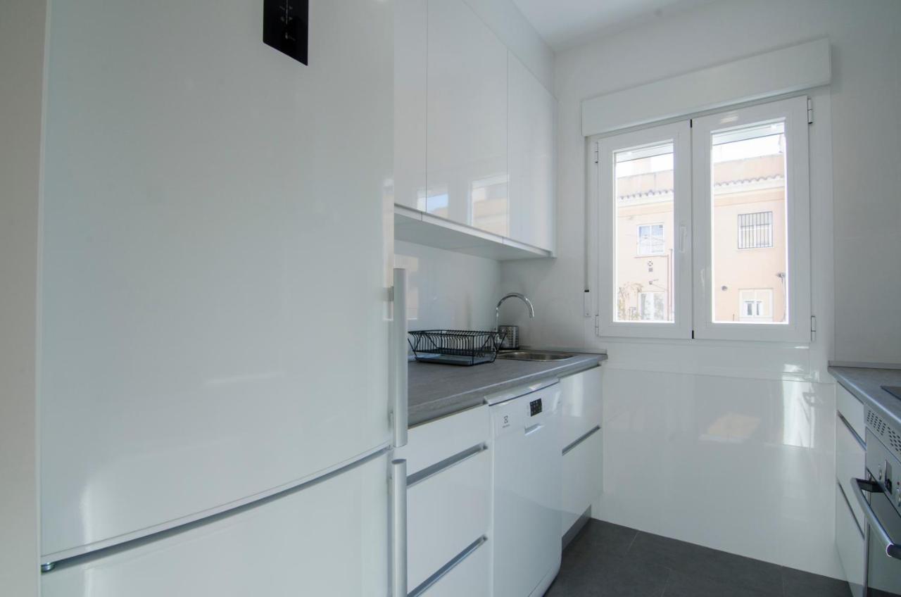 2 Bedrooms 2 Bathrooms Furnished - Bernabeu - Business Area With Terrace - Minty Stay Madrid Exteriör bild